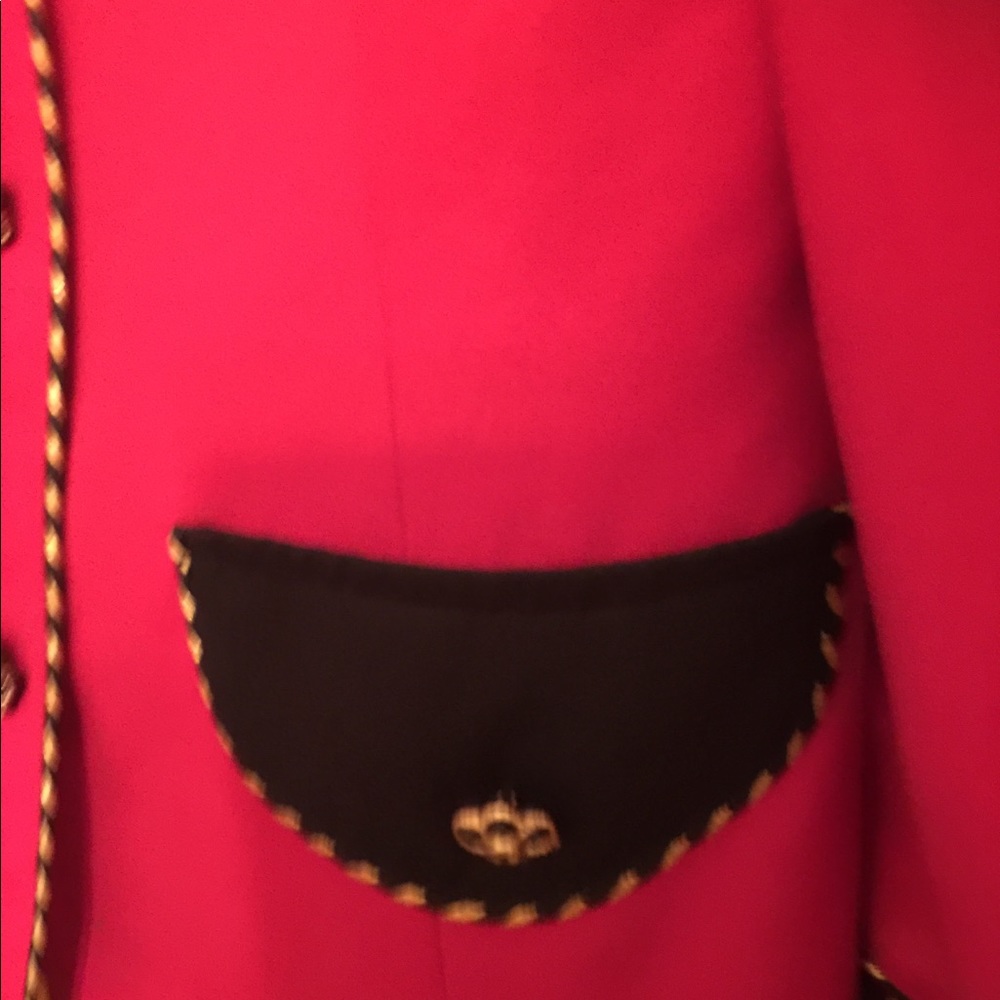Beautiful jacket - Picture 2 of 6